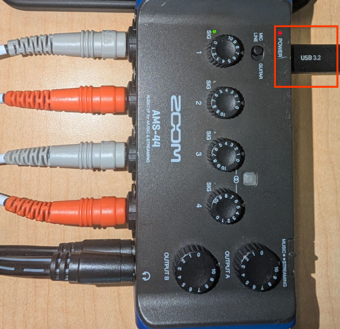 Connect Zoom AMS-44 to DUT with USB
